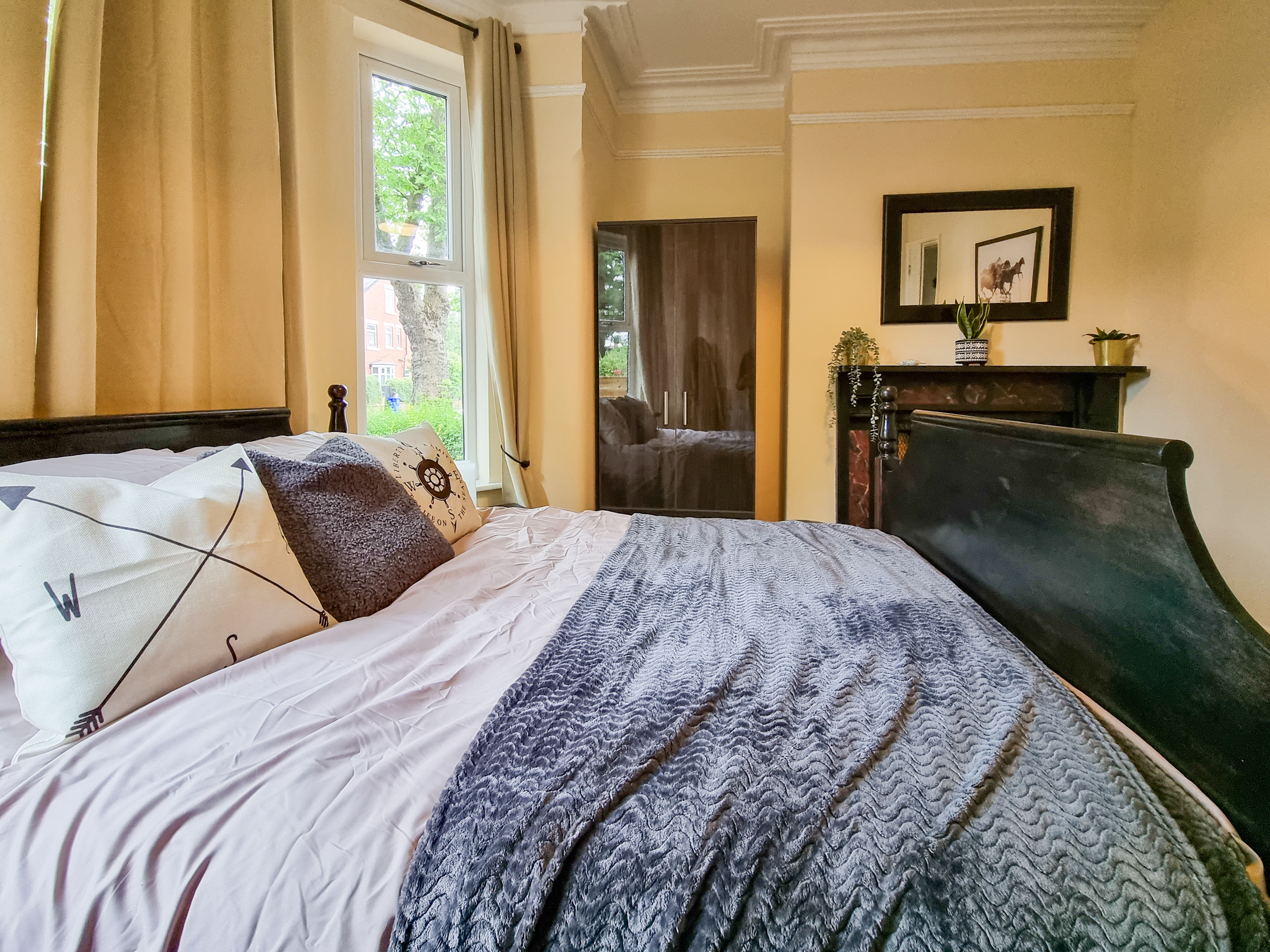 Spacious 5BR Home in Leafy Withington photo 6