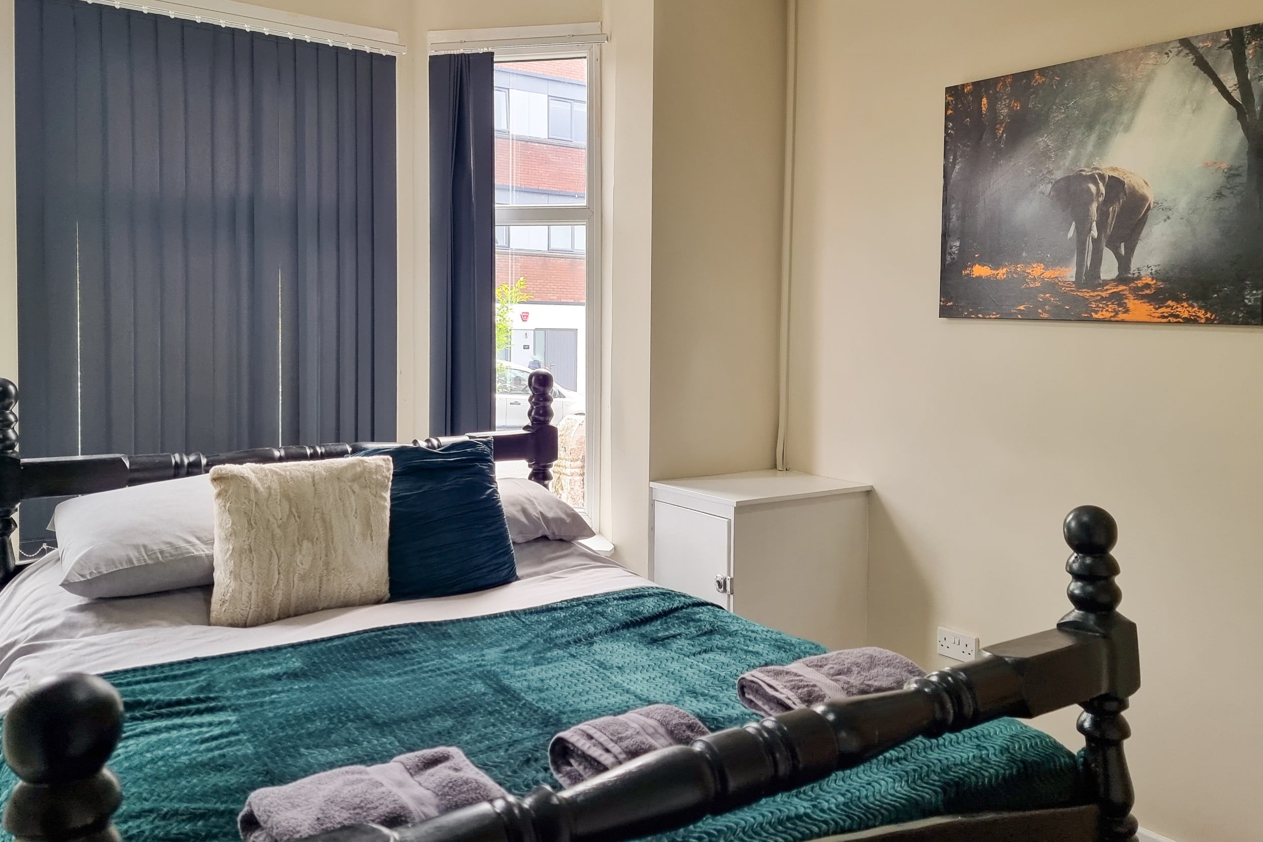Rustic Ebony Suite with Free Parking photo 3