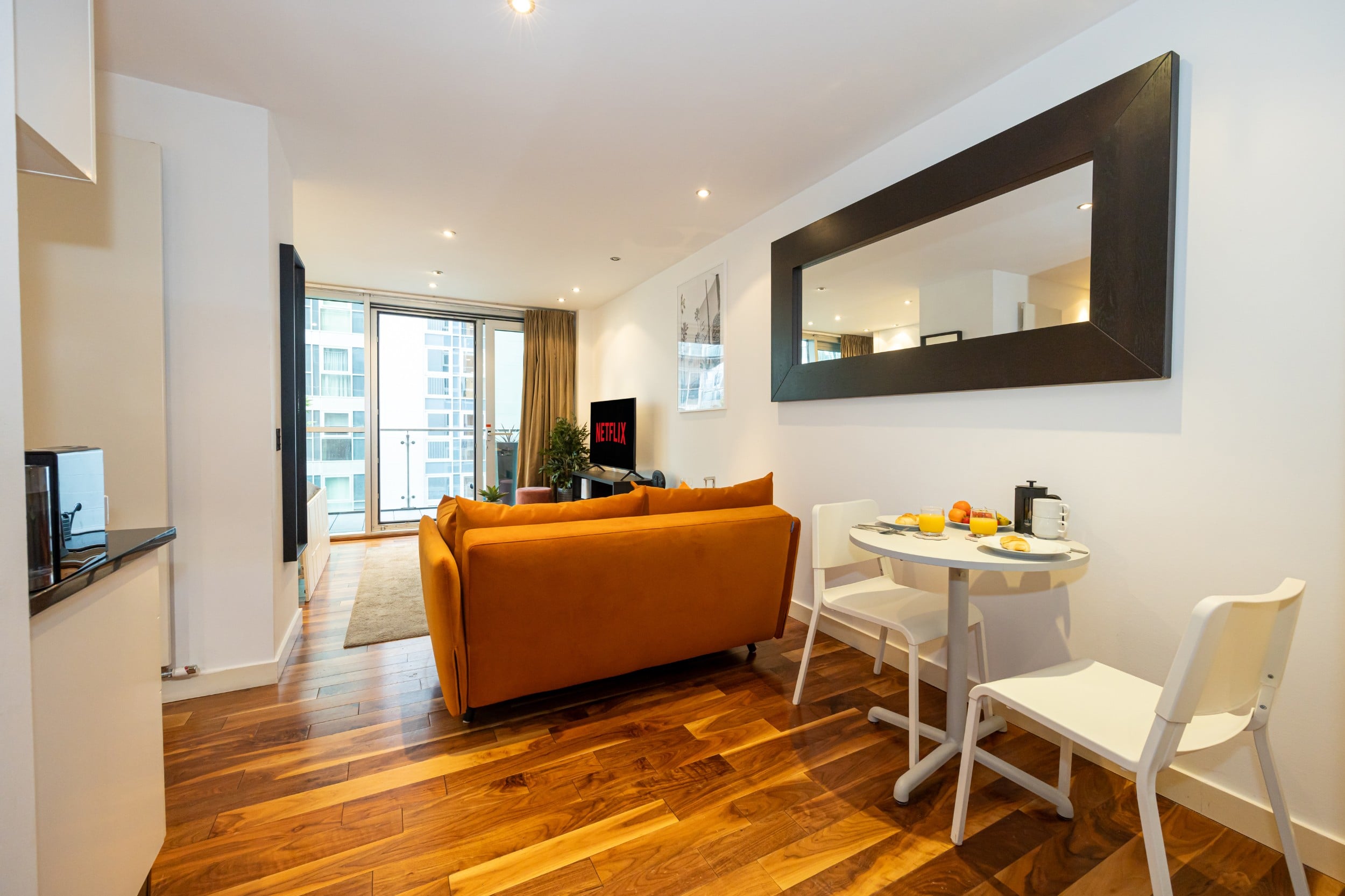 Sunset Haven Studio with Balcony and Free Parking photo 1