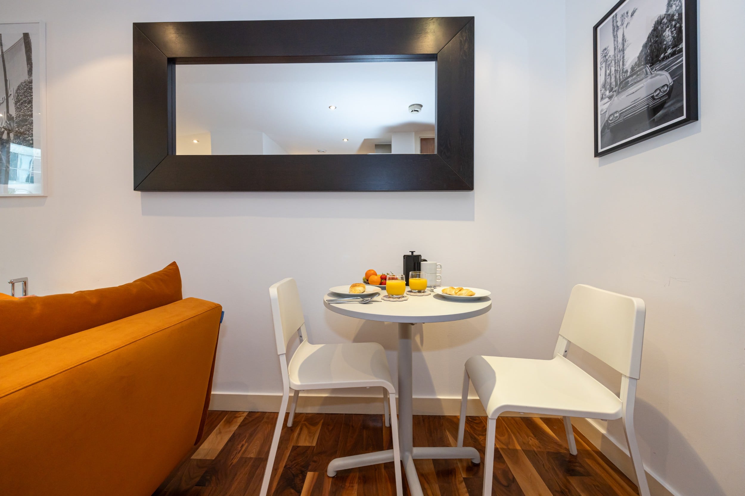 Sunset Haven Studio with Balcony and Free Parking photo 2