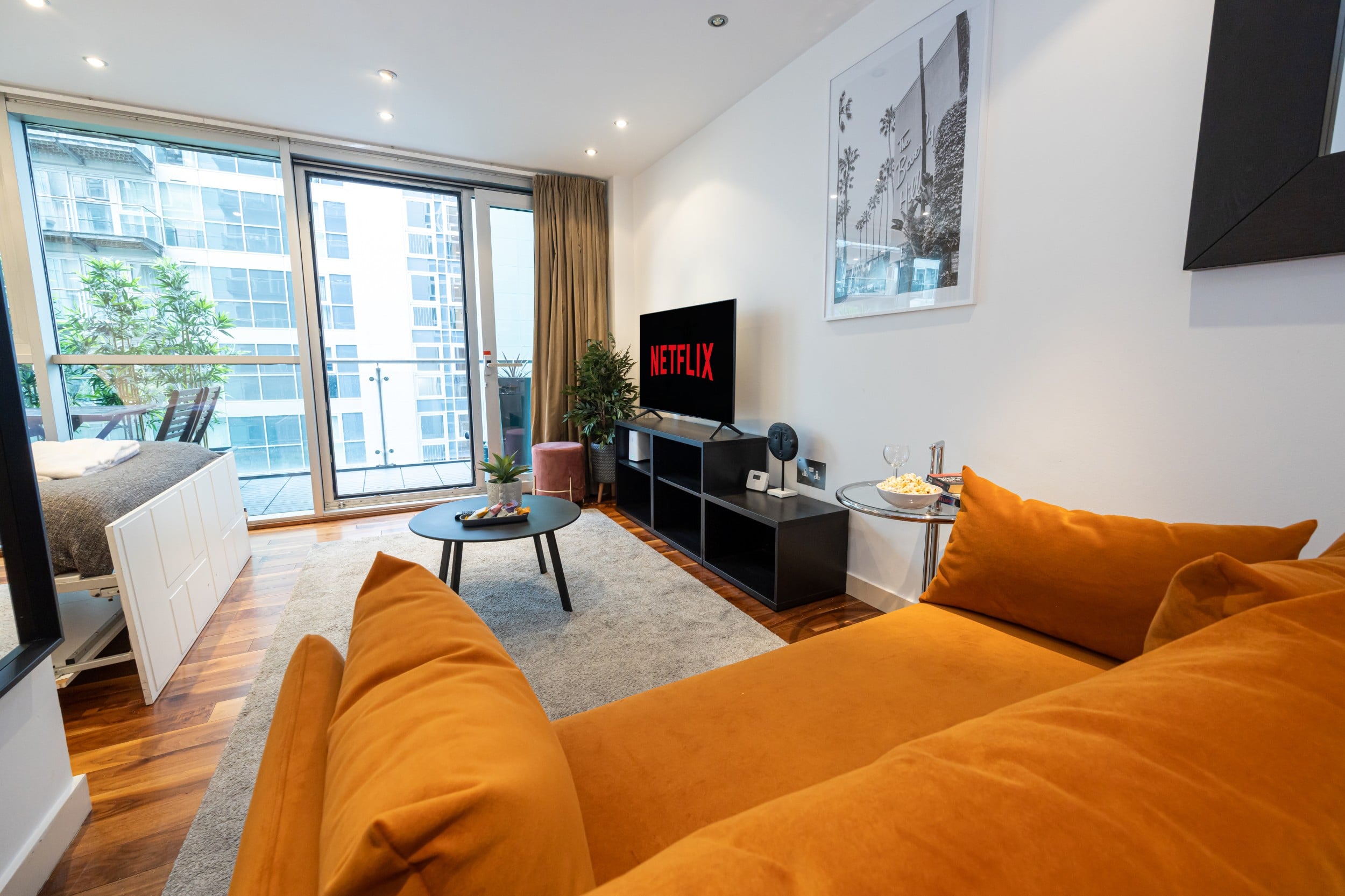 Sunset Haven Studio with Balcony and Free Parking photo 3