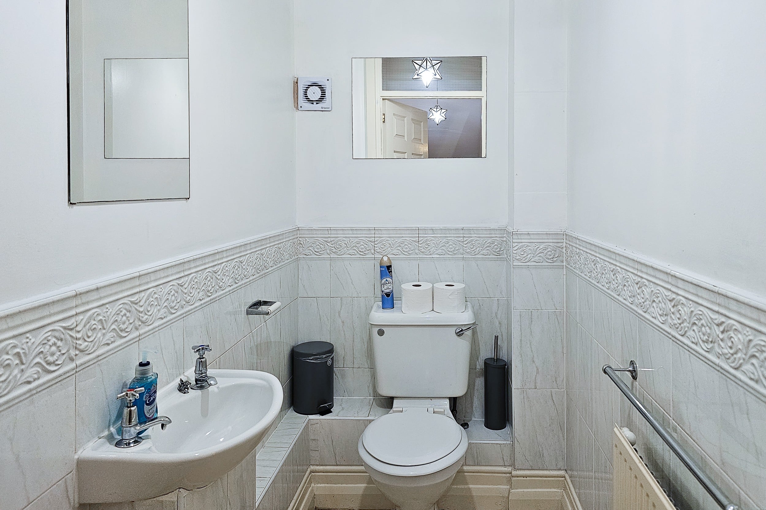 Whalley Range Hideaway 7mins to City with Parking photo 6